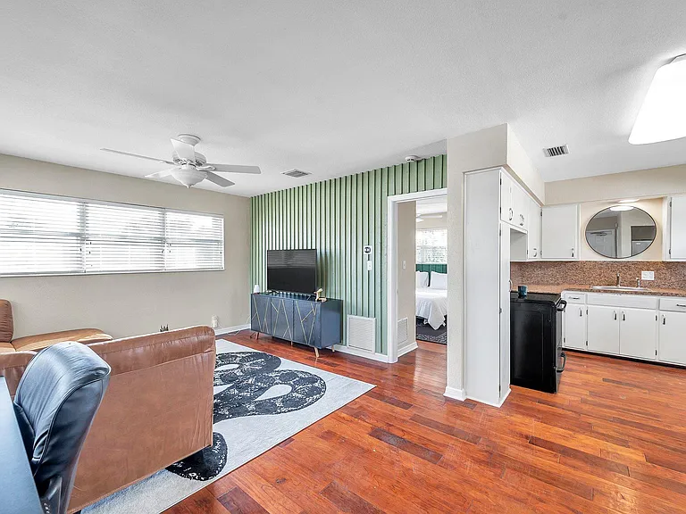 5637 Central Ave #1/2 — Photo 6