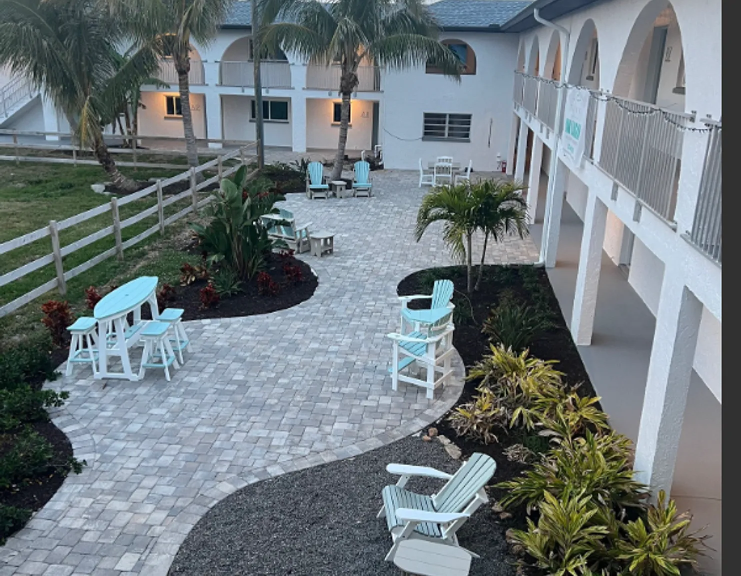 The Wave Beachfront Apartments — Photo 1