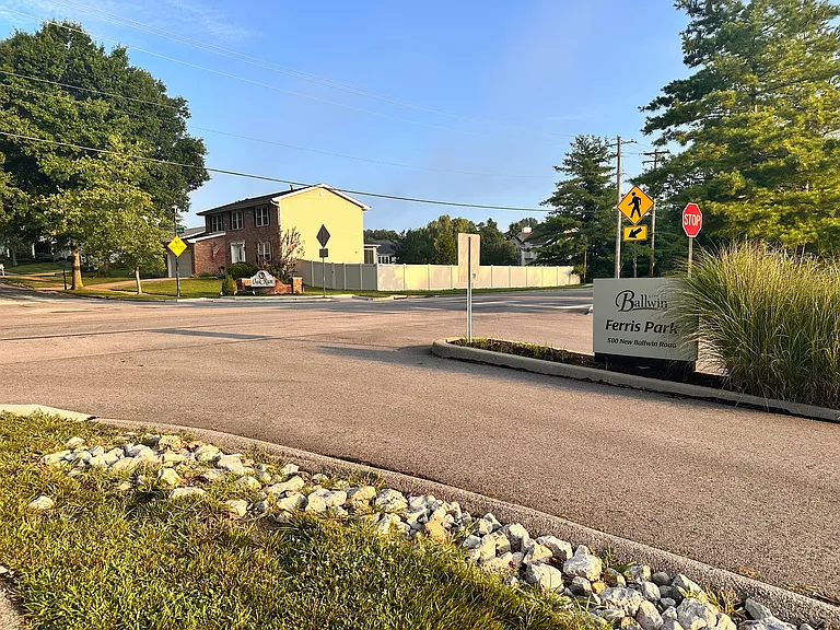 701 Oak Run Ln — Photo 44
