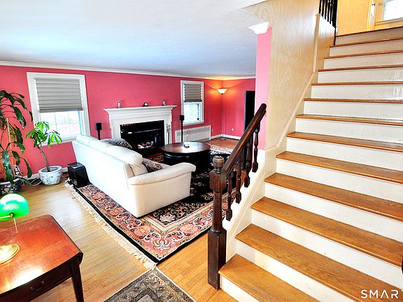 5th image of 22 Tunxis Road