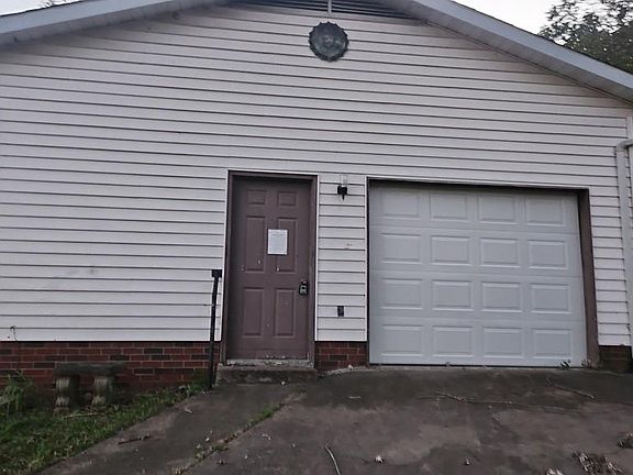 3rd image of 499 Elliott Hill Rd