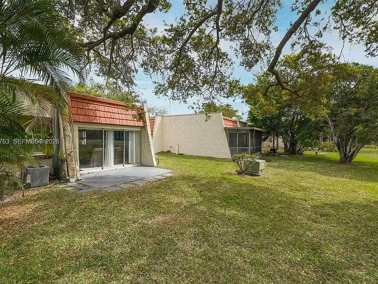 6553 NW 99th Ave #A20 — Photo 2