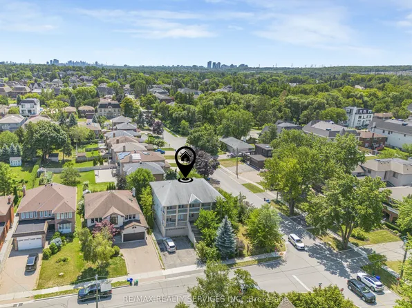 135 Spruce Ave, Richmond Hill, ON L4C 6V9