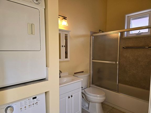 4th image of 926 Water St APT 203