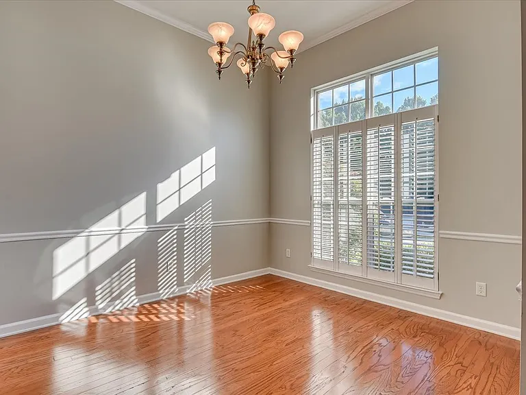 1348 Wendell Ln — Photo 2