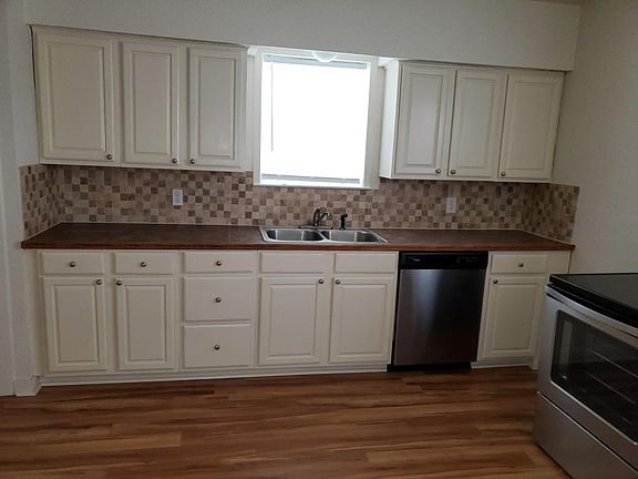 5th image of 502 E Main St
