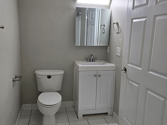 3rd image of 680 Boston Post Rd APT 31