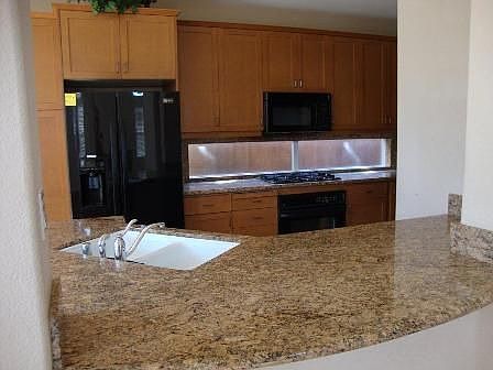 2nd image of 975 Longfellow Dr