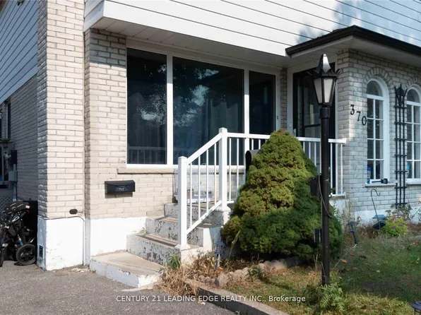 370 Durham Ct, Oshawa, ON L1J 1W9