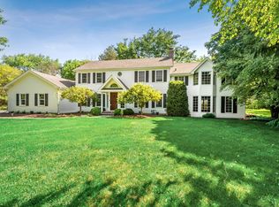 107 East Ln, Lake Barrington, IL