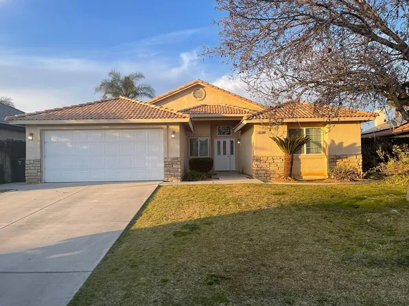 10910 New Forest Dr, Bakersfield, CA 93312