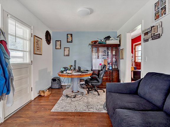 5th image of 211 Crittendon Ave NE