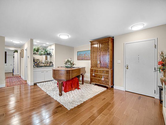5th image of 910 Ridge Rd Unit 306