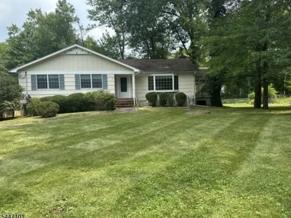 4 Sage Dr, Warren, NJ 07059