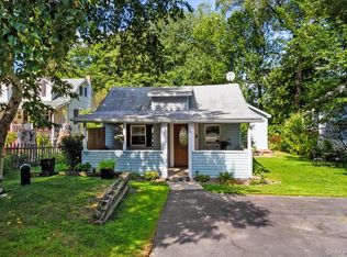 20 Seneca Rd, Putnam Valley, NY 10579