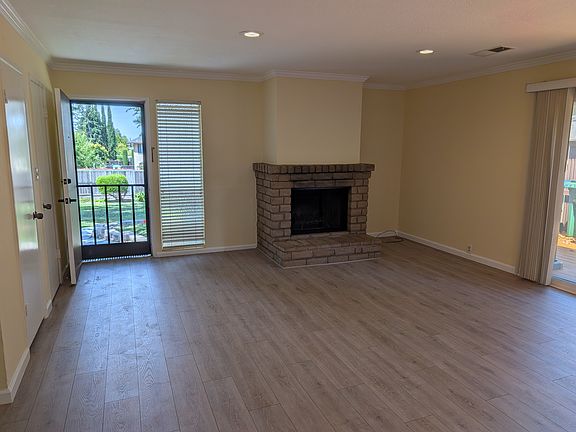 2nd image of 491 Via Vera Cruz