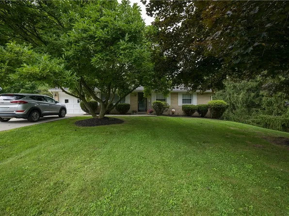 1017 Shenango Rd, Beaver Falls, PA 15010