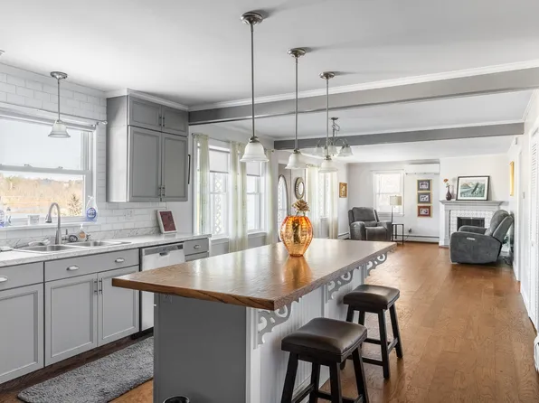 17 Treats Falls Drive, Brewer, ME 04412