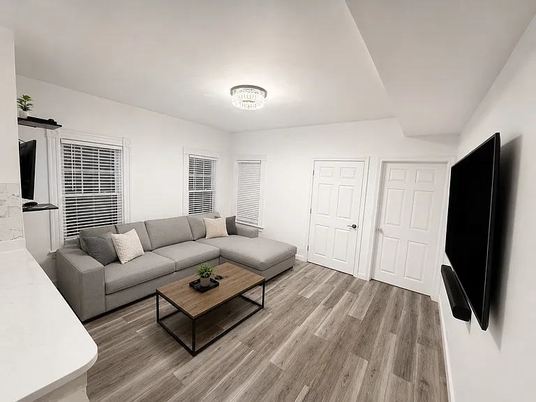 38 Hamilton St #2 — Photo 3