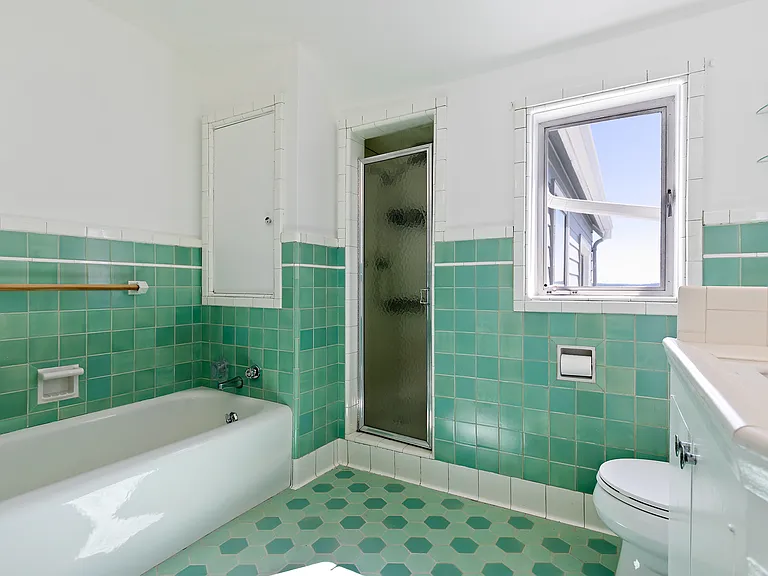 Upper bathroom