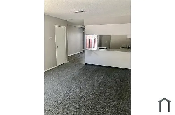 Building Photo - 1114 Cero Ct #4