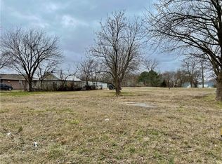 1001 S 1st St, Rogers, AR 72756