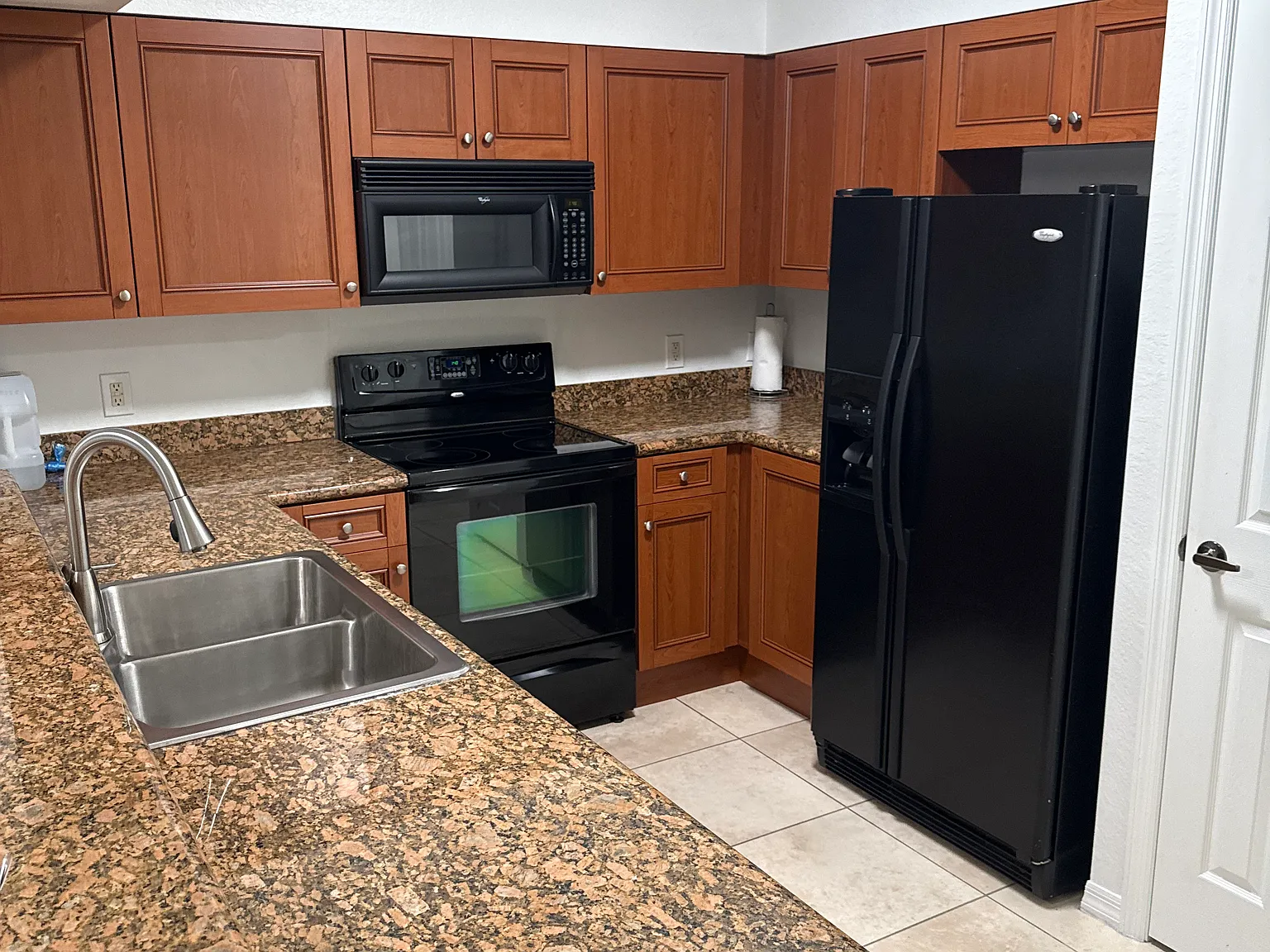 1 bed, 1.5 bath, 1018 sqft, $1,750 — Photo 4