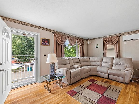 4th image of 170 Verona St