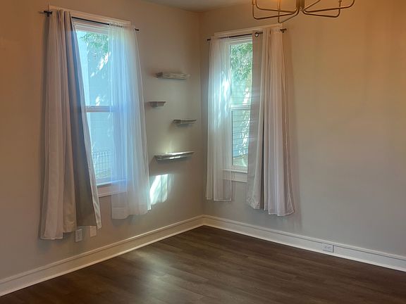 4th image of 1225 Leslie Ave