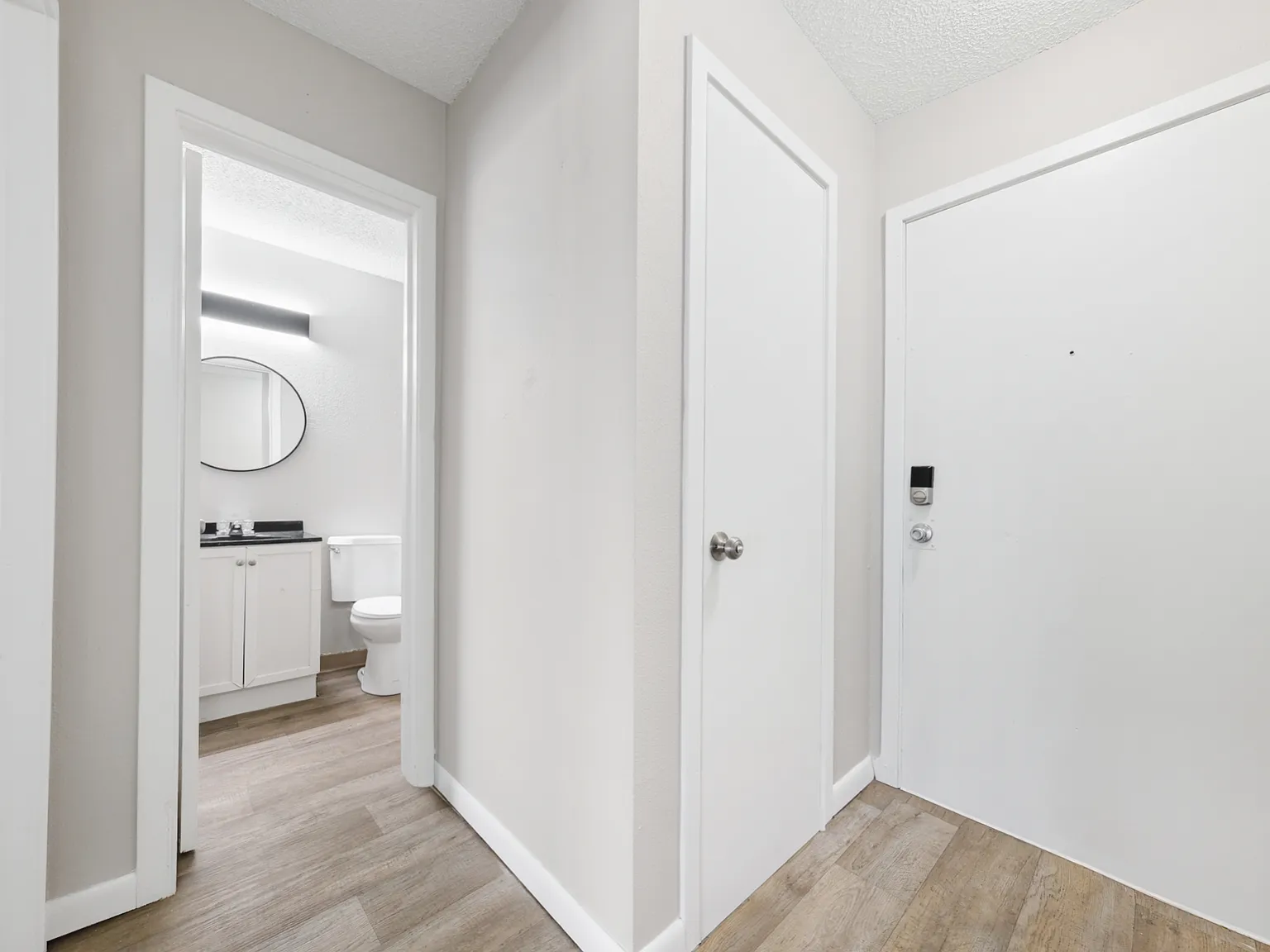 Marmont Apartments — Photo 4