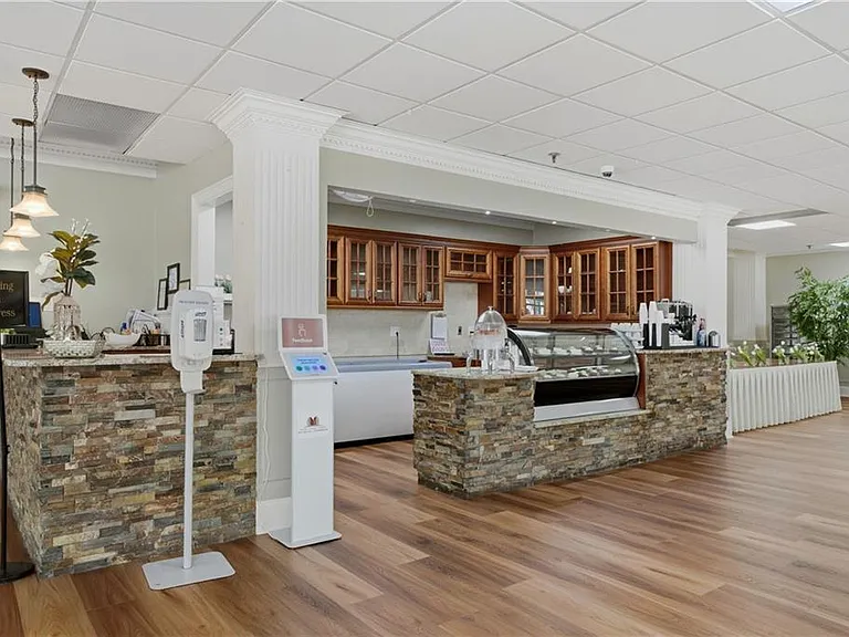 300 Johnson Ferry Rd #B915 — Photo 23