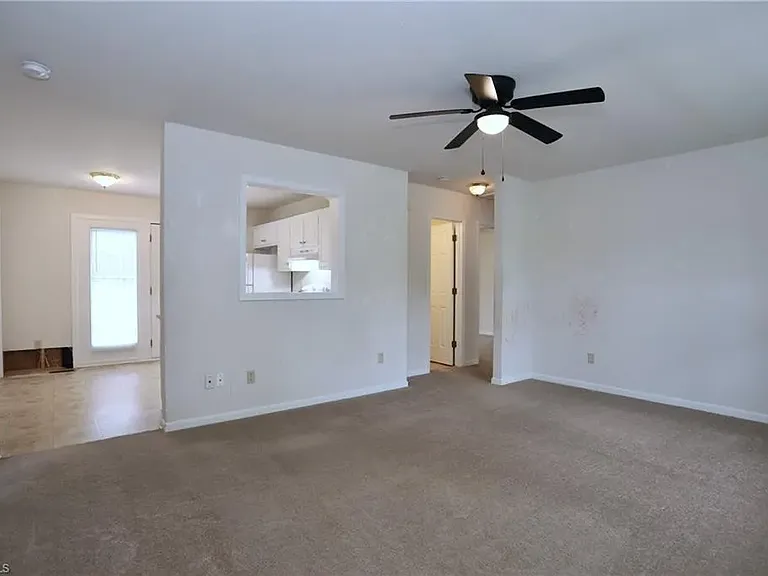 1324 Whitsett St — Photo 10