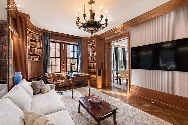 Sold by Sotheby's International Realty | media 18