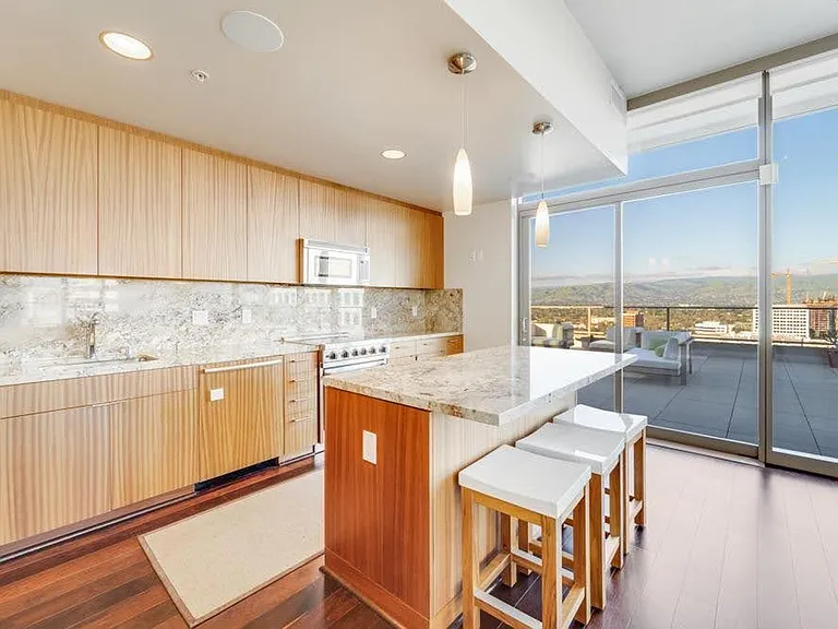 38 N Almaden Blvd #2023 — Photo 2