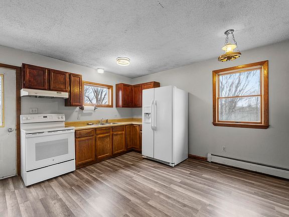 2nd image of 87 Pond Road