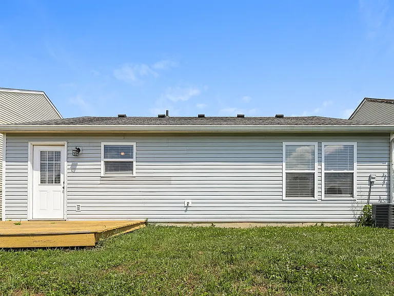 2174 Providence Dr — Photo 16