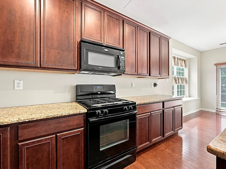 137 Stoyer Rd — Photo 6