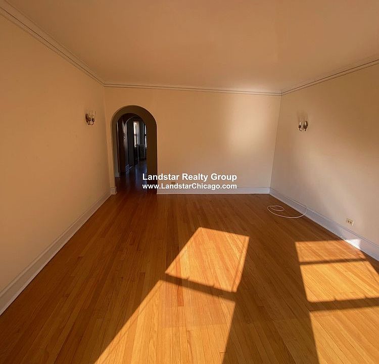 1st image of 7226 N Greenview Ave APT 2