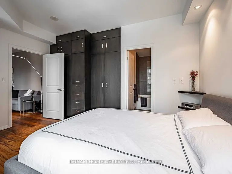 35 Hayden St #1501 — Photo 15