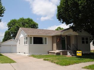 1235 McDonald Ave, Hastings, NE 68901