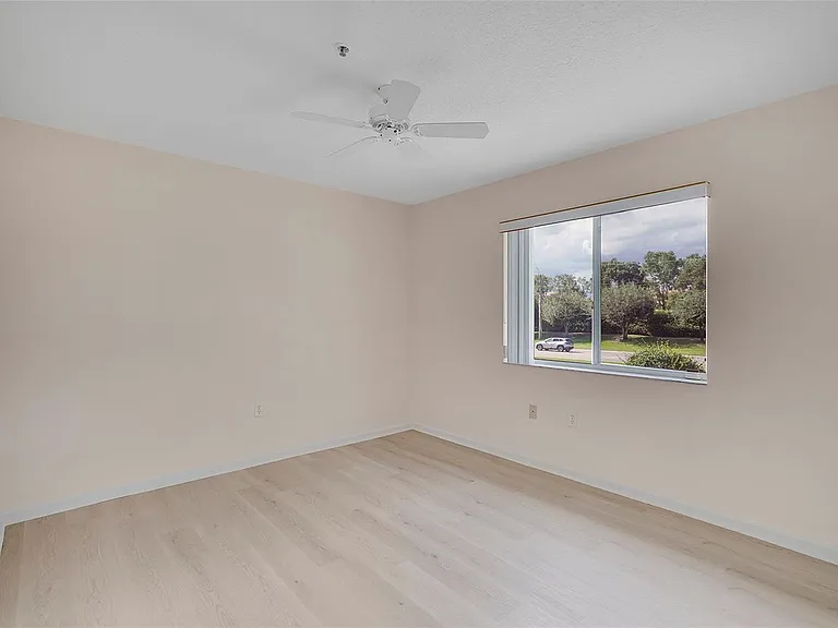 5876 Regal Glen Dr #201 — Photo 24