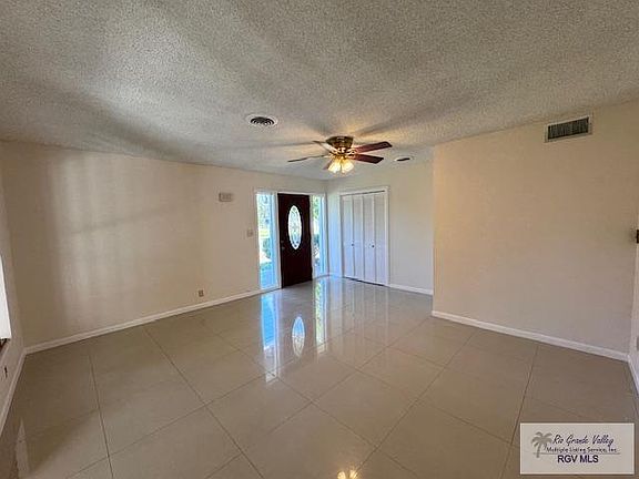 3rd image of 1434 Crestview Dr