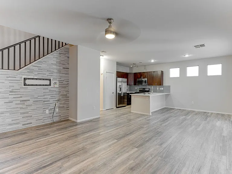860 Viento Del Montagna Ave — Photo 13