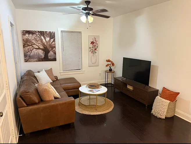 2427 Washington Ave — Photo 4