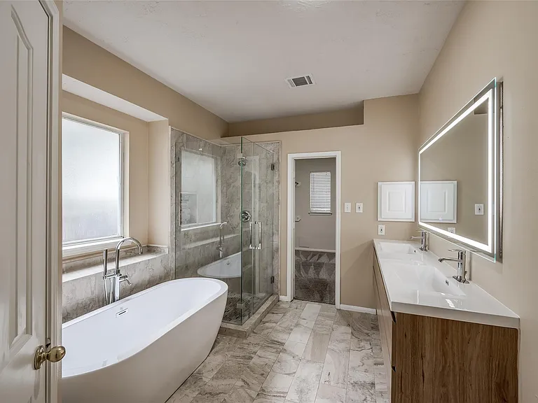 3402 Caloway Ct — Photo 16