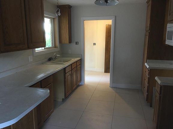 5th image of 2355 E Delia Dr
