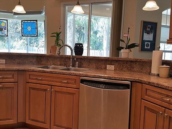 3rd image of 6223 Cranberry Dr