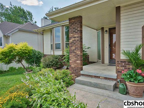 2nd image of 3417 Scott Dr