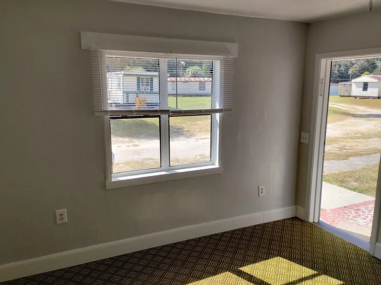 169 SE Camelot Loop #101 — Photo 7