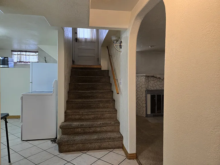 612 Mountain View Ave — Photo 2